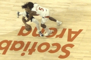 火眼金睛！夏普突破奎克利失误 开拓者挑战成功&变后者犯规