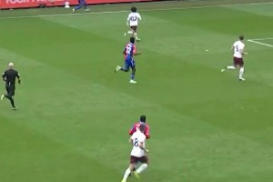 改善的力量！奥利塞在拜仁训练中多次用右脚射门！