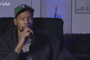 经典的超级大变向！珍藏视频：艾弗森线下跟朋友打球！