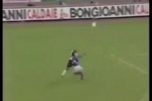 名场面！哈兰德：传给我啊！瓜迪奥拉：上半场马上结束你要干啥？