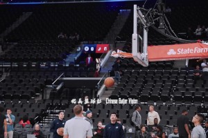 佳依：三连胜喽！最近没老詹的湖人打成这个成绩，我心还是甚慰的