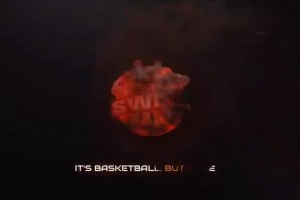 名场面：皮尔斯带着自己狗在保罗的草坪上便便，然后赶紧逃跑！