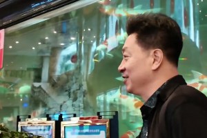 郭艾伦晒被帽视频：回队准备新赛季了 现在的年轻人不讲武德