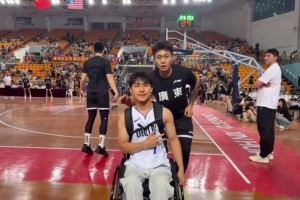 如果我走过去，说一句能请我喝一杯吗？他们会答应吗？