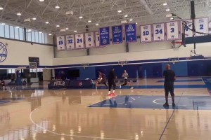 保罗·乔治和贾里德·麦凯恩一起进行了全场跑动接球三分训练...