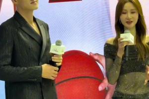 大长腿美女！！周队太幸福了吧...妻子小美姐身高188