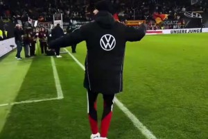 晋级世界杯正赛！德国队赛后球迷互动环节！