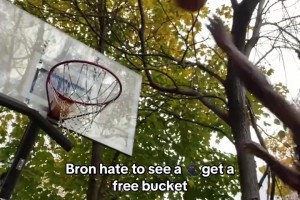 乔治此前谈哈登现状：他失去了一些爆发力，以前都是撞开你扣篮的