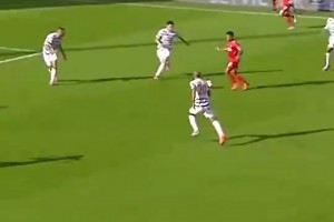 呼风唤雨！名场面：阿扎尔和队友打出精彩配合，兜射死角破门！