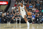 手感不佳但组织不错！福克斯半场12中4拿到14分并送出5次助攻